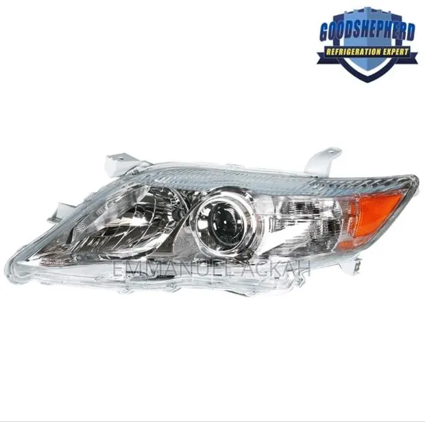 Toyota Camry LE 2010-11 Headlight · Photo 1