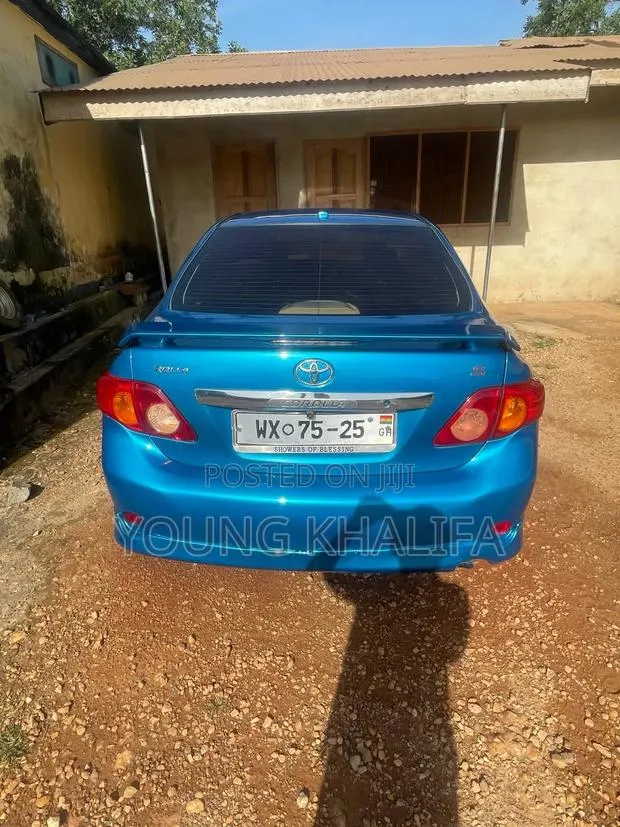 Toyota Corolla 2010 Blue · Photo 1