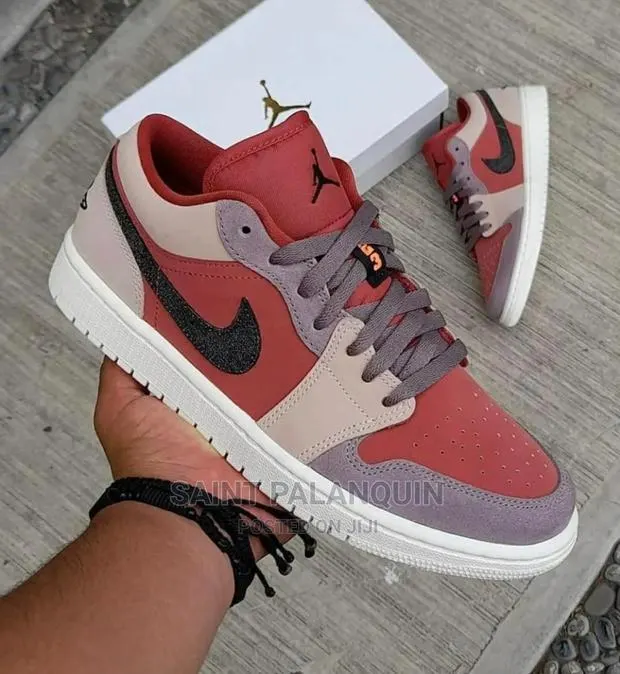 Nike Jordan One Low · Photo 1