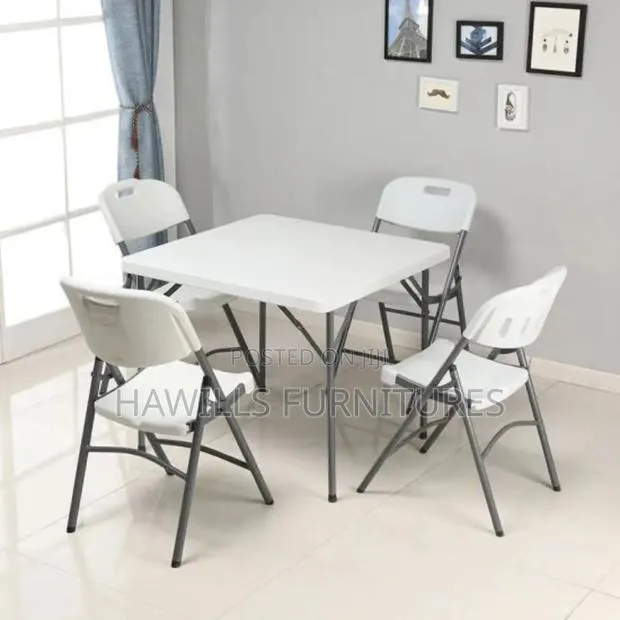 White Solid Foldable Table · Photo 1