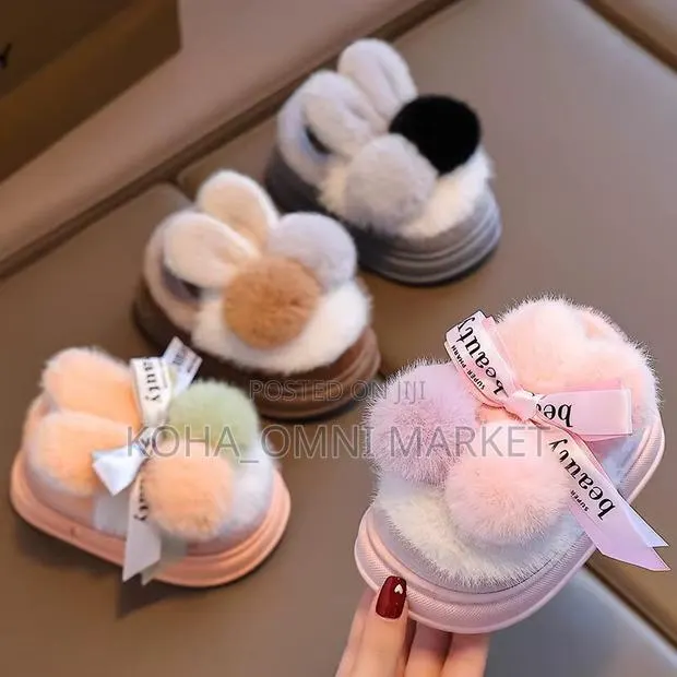 Kids’ Indoor Fluffy Shoes · Photo 2