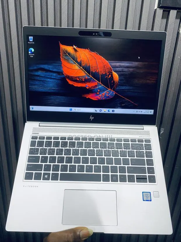 Laptop HP EliteBook 1040 G4 8GB Intel Core i5 SSD 256GB · Photo 1