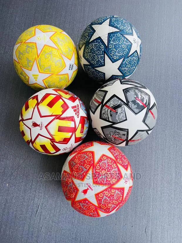 Original Adidas Football at Cool Price · Photo 1