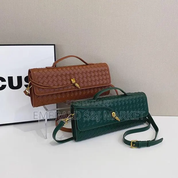 Clutch Bag · Photo 1