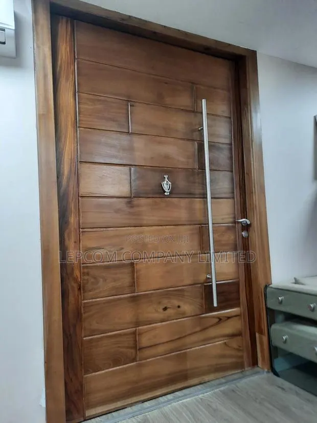 Wooden Doors (Pivot), All Inclusive · Photo 1