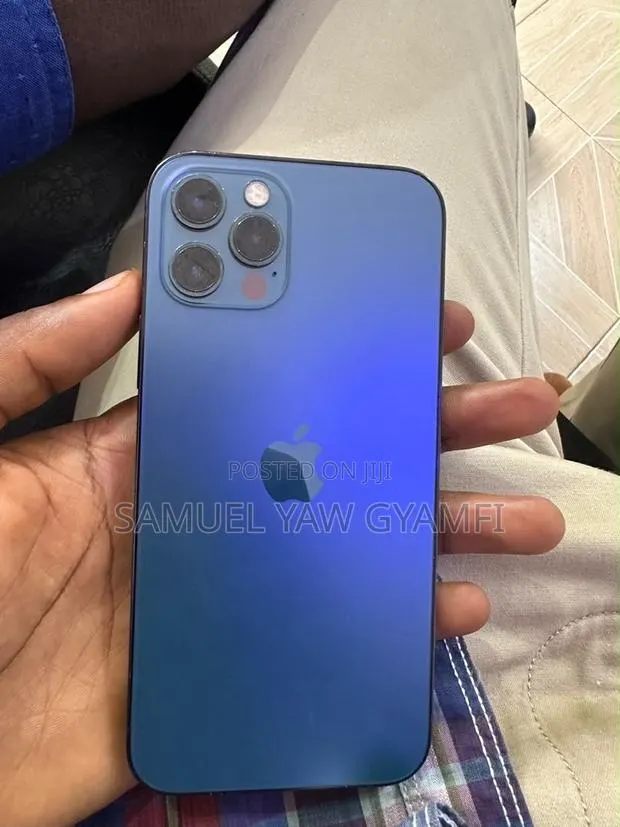 Apple iPhone 12 Pro 128 GB Blue · Photo 1