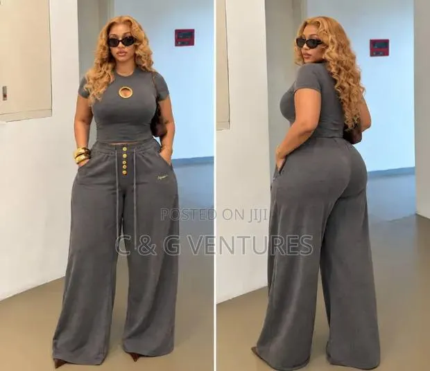 Top and Down. Size 10-18 · Photo 1