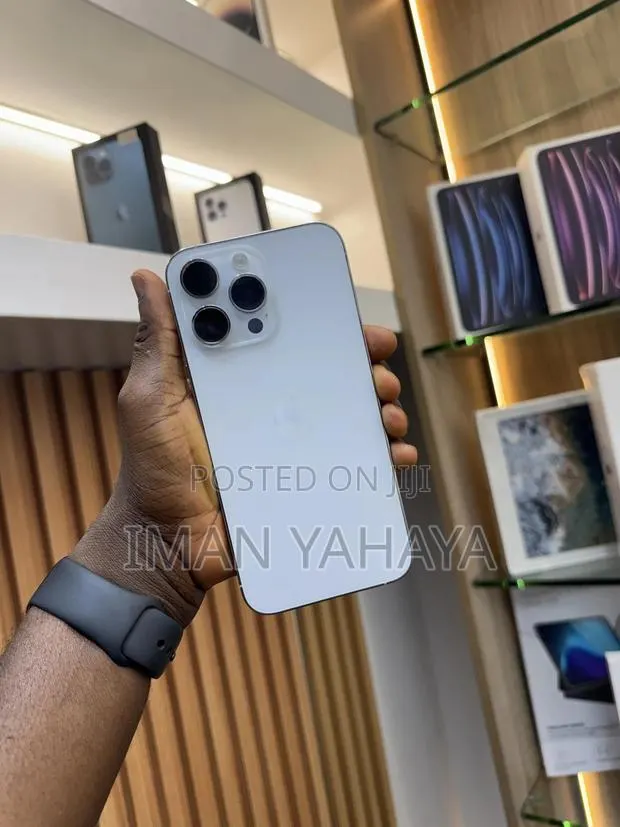Apple iPhone 14 Pro Max 256 GB Gold · Photo 1