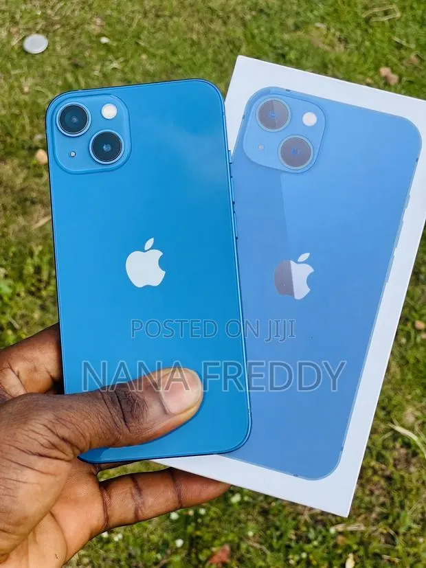 Apple iPhone 13 128 GB Blue · Photo 1