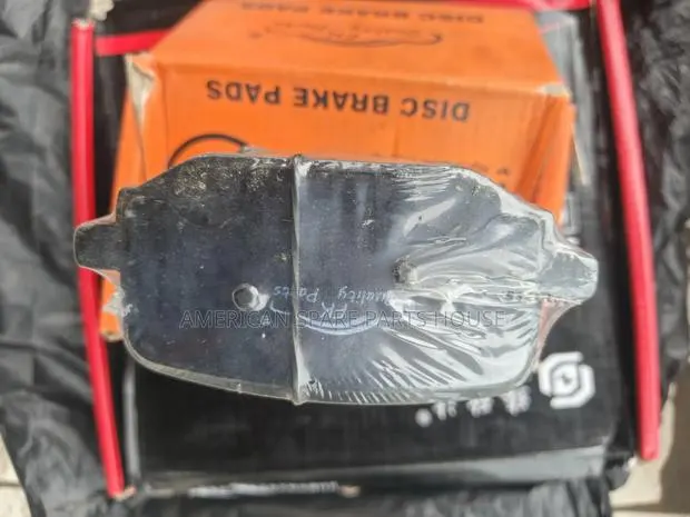 Ford Explorer 2020-2025 Back Brake Pad · Photo 1