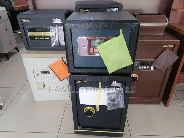 Newly Fireproof Money Safe · Photo 1
