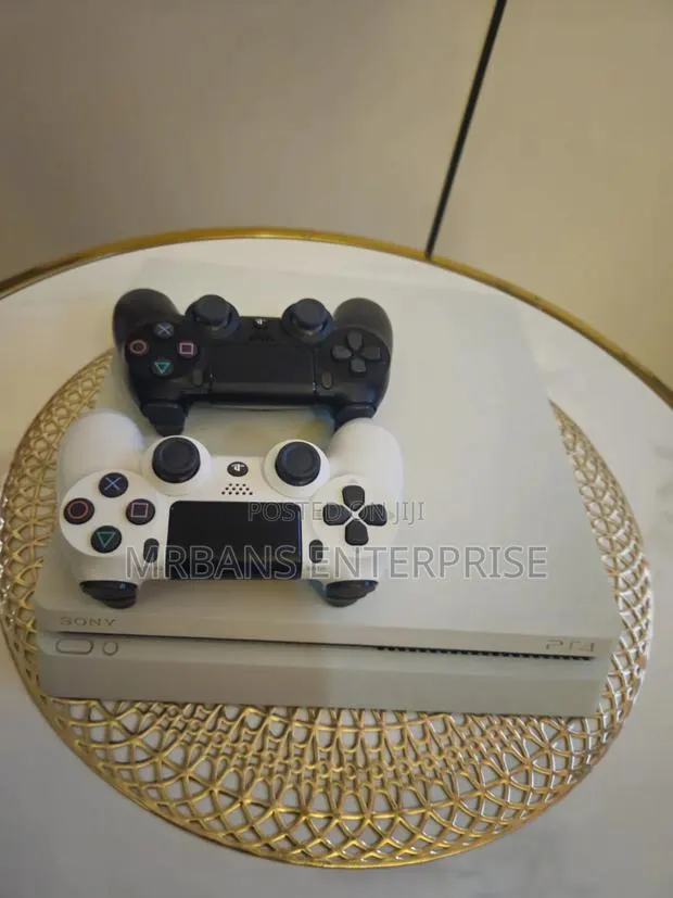 PS4 Slim 1TB Jailbreak 2 Controllers 15games Brand New in Box · Photo 1