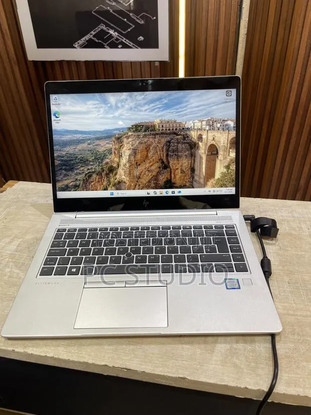 Laptop HP EliteBook 840 G5 8GB Intel Core i5 SSD 256GB · Photo 1