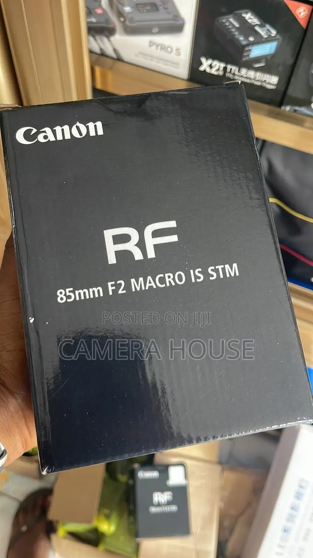 Canon Rf 85mm F2 Macro STM Lens · Photo 1