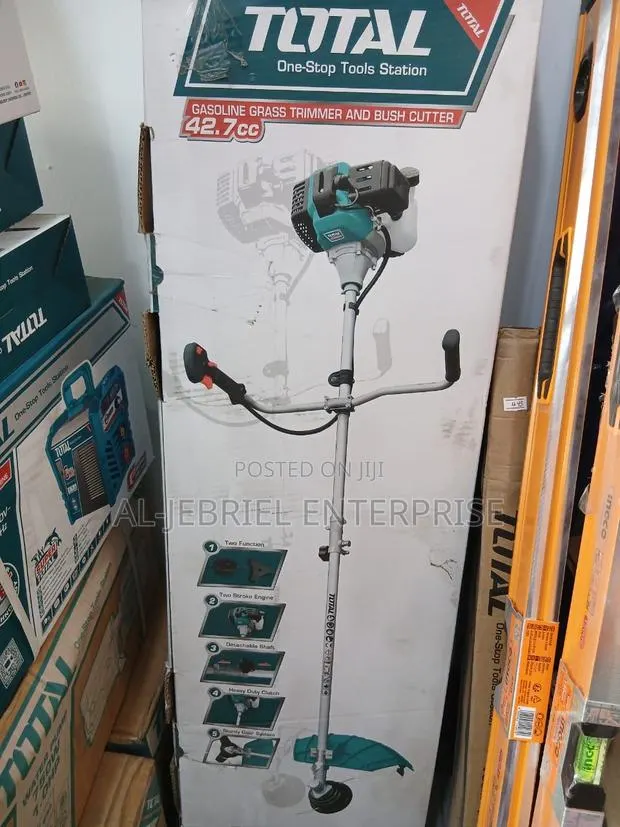 Total Gasoline Grass Trimmer (42.7cc) · Photo 1