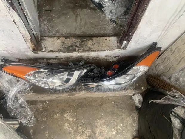 Elantra 2012 13 Head Light · Photo 1