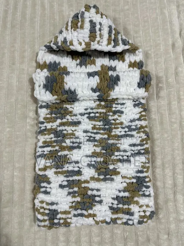 Finger Loop Yarn Swaddles - Different Colors · Photo 1