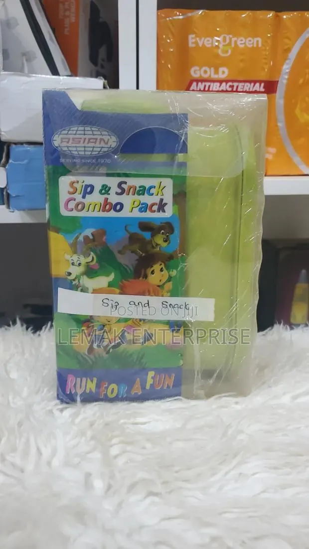 Sip Snack Combo Pack. Plastic Lunch Box and Water Bottle Set. 2 in 1 · Photo 1