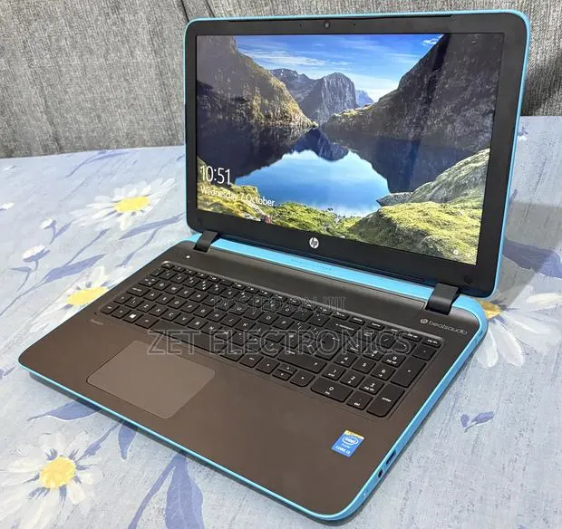 Laptop HP Pavilion 15 8GB Intel Core i3 HDD 500GB · Photo 1