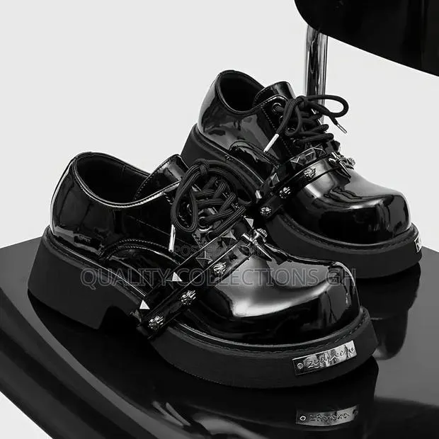 Authentic Chunky Shoes · Photo 1