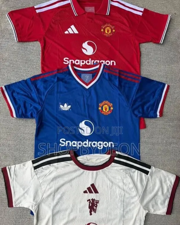 The 26/27 Authentic Manchester United Season Kit · Photo 1