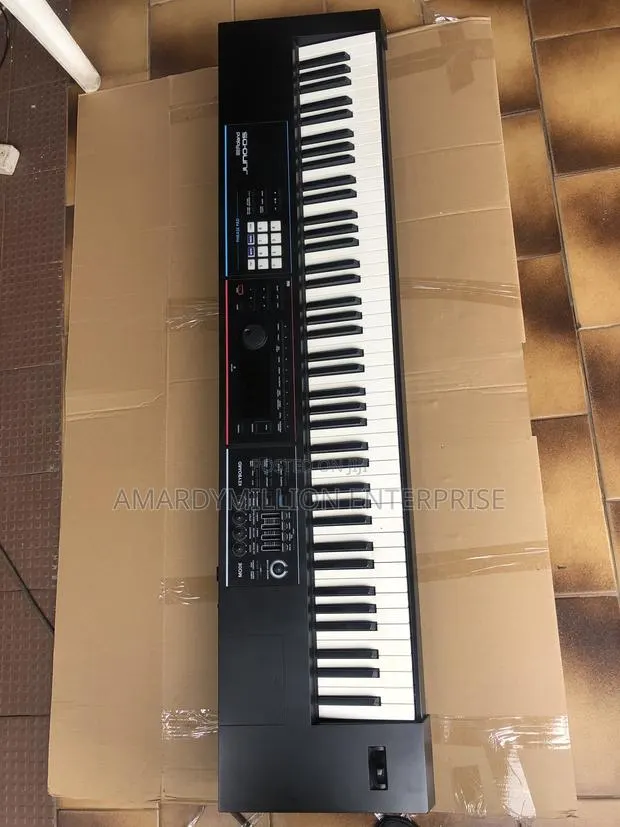 Roland Juno Ds 88 · Photo 1