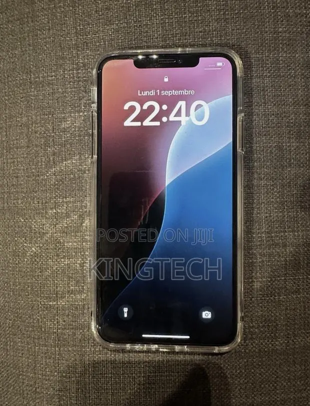 Apple iPhone 11 Pro Max 64 GB Gray · Photo 1