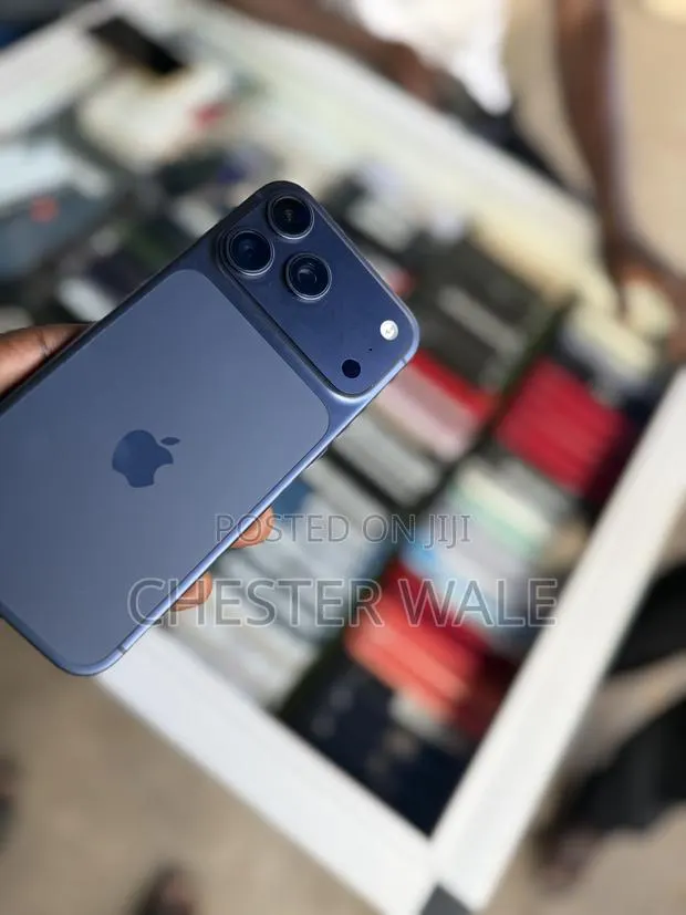 Apple iPhone 17 Pro Max 512 GB Blue · Photo 1