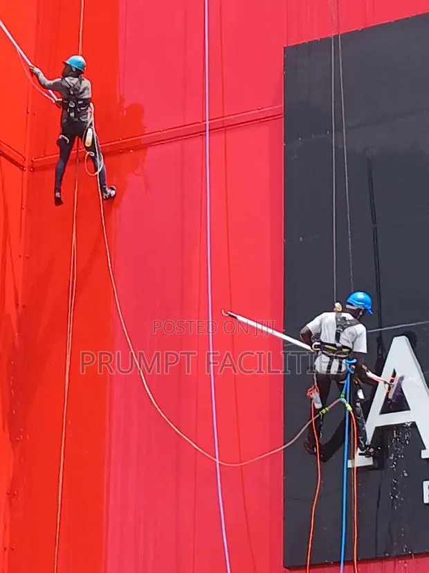 Builders Facade Cleaning · Photo 1