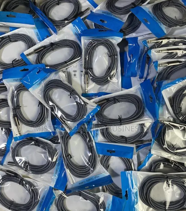 Audio Adapter Cable · Photo 1