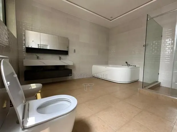 5bdrm House in Teshie Grada Estate for rent · Photo 1
