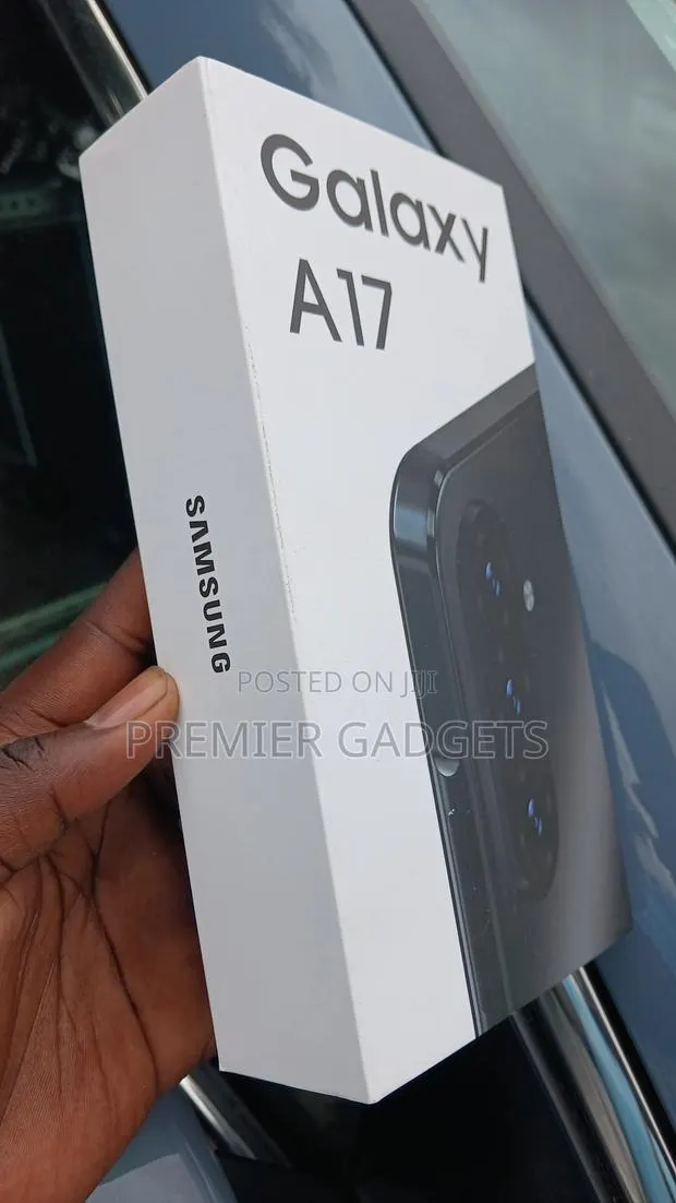 New Samsung Galaxy A17 256 GB Silver · Photo 1