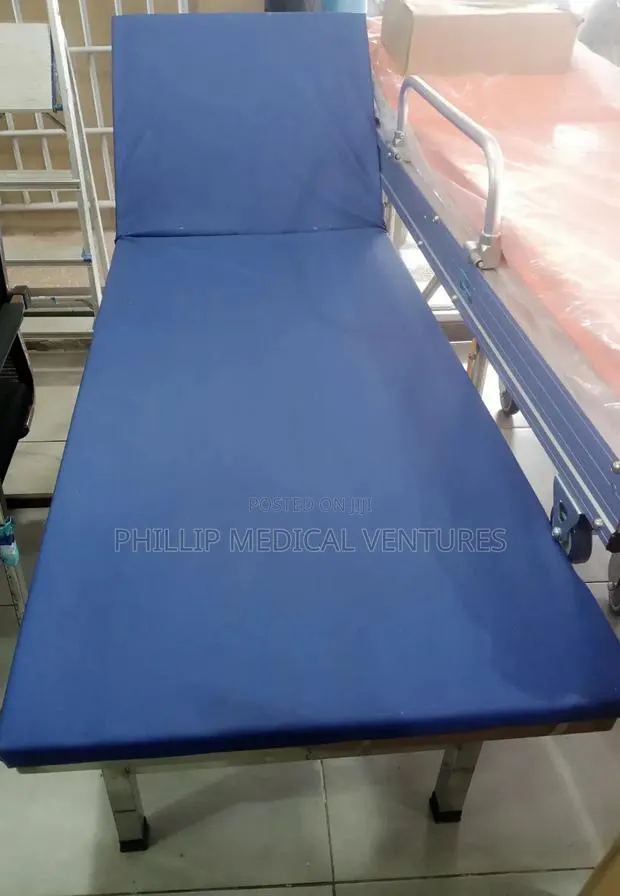 Examination Bed · Photo 1