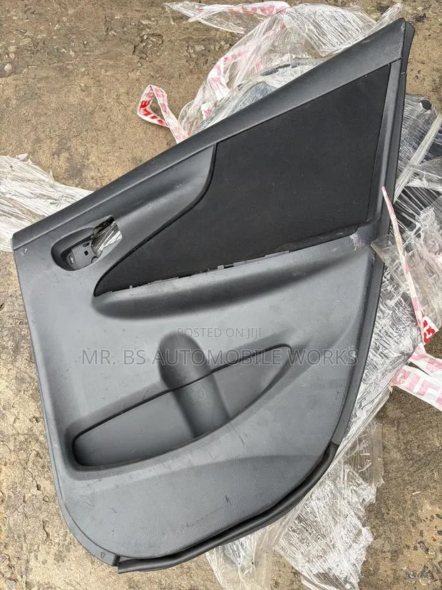 Toyota Corolla Black Door Card (Set) 2008-2013 · Photo 1