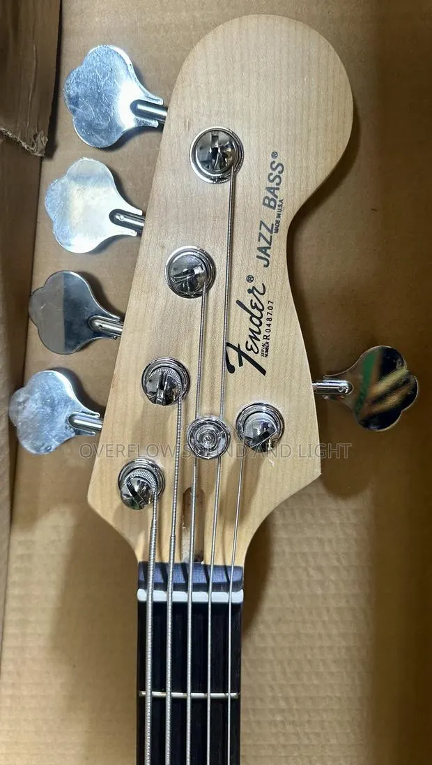 Fender Jazz Bass Passive Guitar · Photo 3