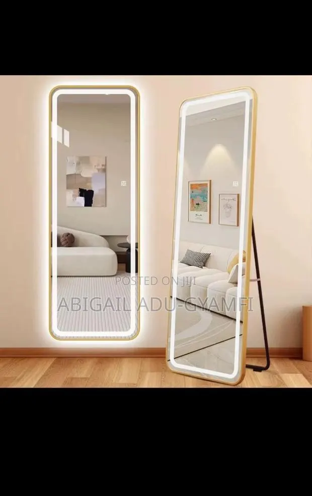 Mirror With LED · Photo 1