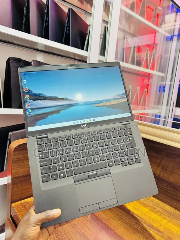 Laptop Dell Latitude 5400 8GB Intel Core i5 SSD 256GB · Photo 1