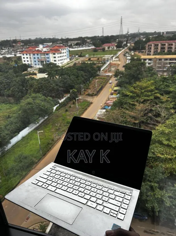 Laptop HP Pavilion 14 8GB Intel Core i5 SSD 256GB · Photo 1