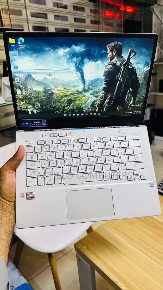 Laptop Asus ROG Zephyrus G14 24GB AMD Ryzen 9 SSD 1T · Photo 1