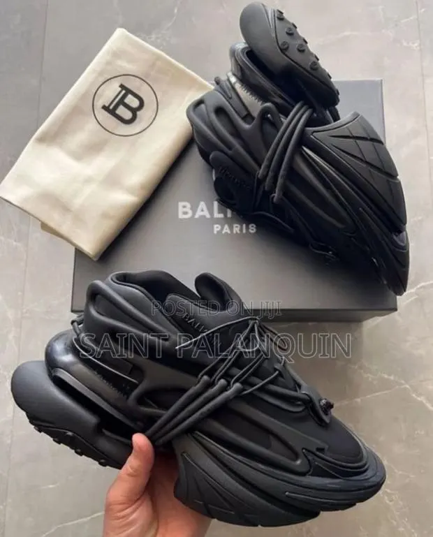 Balmain Quality Wear · Photo 1