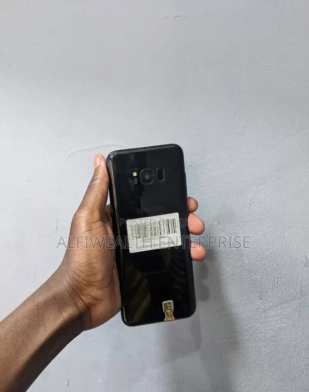 New Samsung Galaxy S8 Plus 64 GB Black · Photo 1