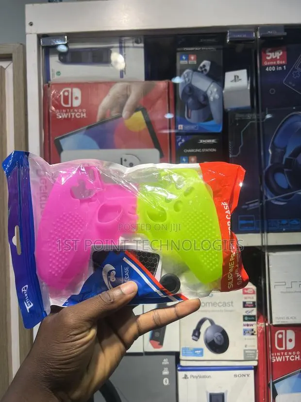 Silicon Case for PS5 Controllers · Photo 1