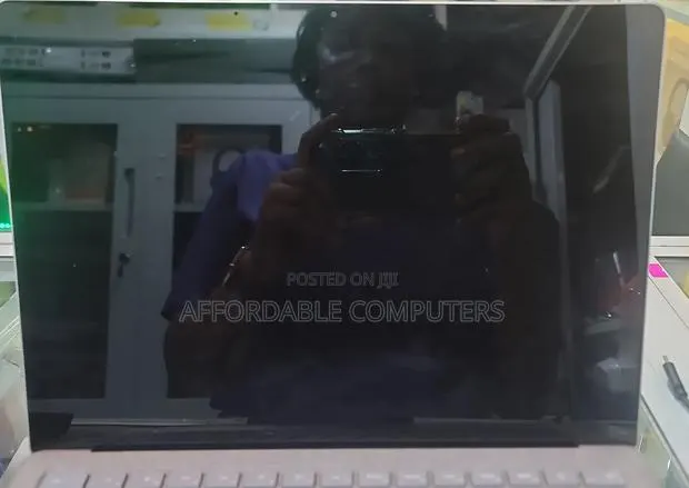 Microsoft Surface Laptop 2 Screen · Photo 1