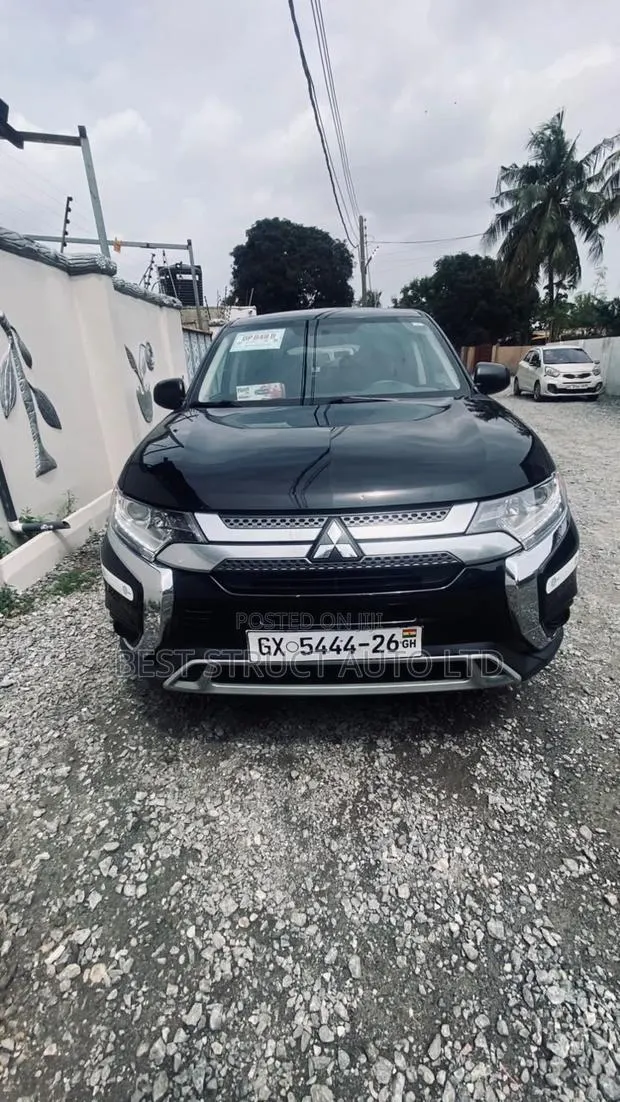 2019 Model Mitsibushi Outlander for Rent · Photo 1
