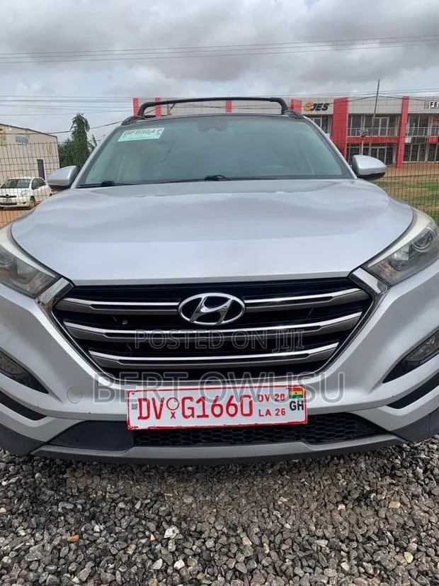 Hyundai Tucson 2017 Silver · Photo 1