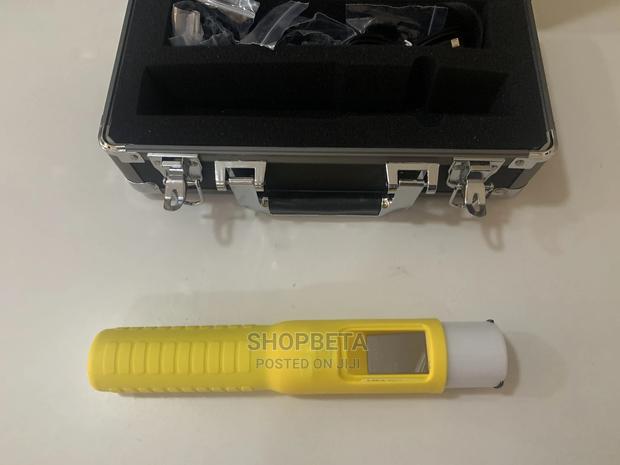 Iblow Alcohol Breathalyzer/Alcohol Tester · Photo 3