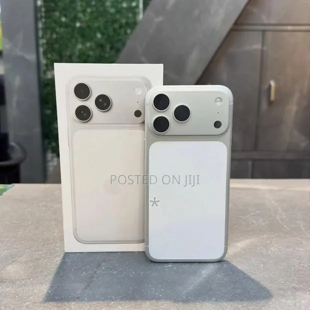 Apple iPhone 17 Pro Max 256 GB Silver · Photo 1