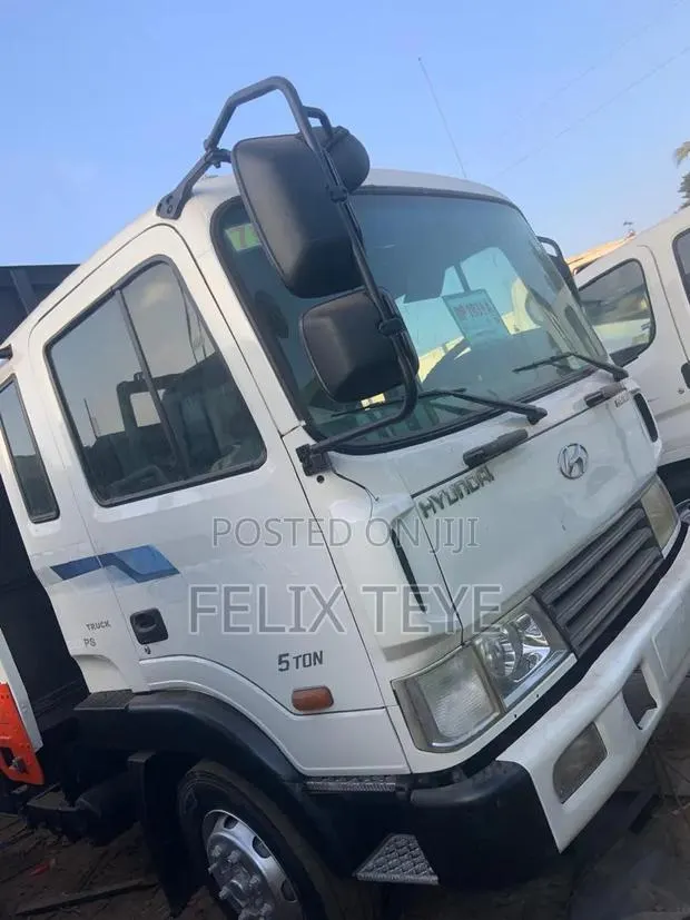 Hyundai 5Ton Double Axles 8 Holes · Photo 1