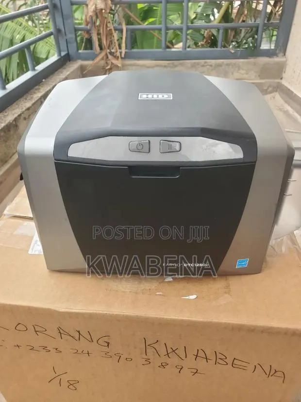 Fargo DTC 1250e Printer · Photo 1