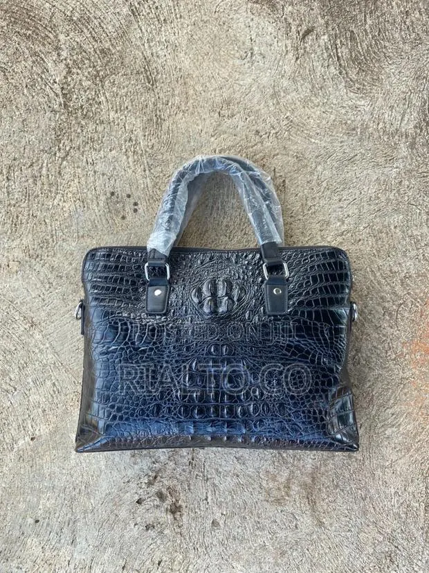 Men's Waterproof Crocodile Textured Briefcase · Photo 1